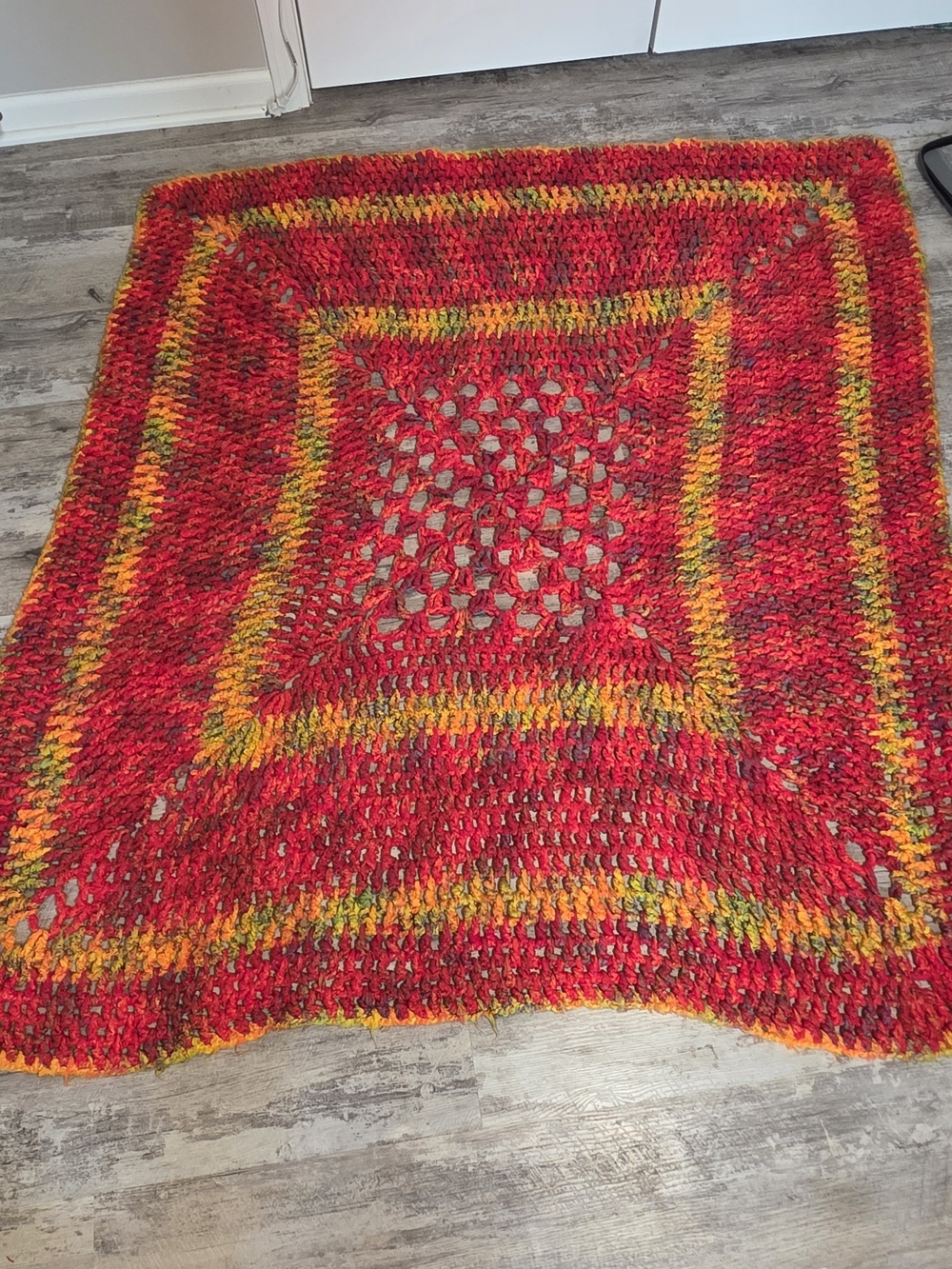 VIBRANT RETRO SUNBURST CROCHET AFGHAN BLANKET